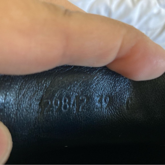 GUCCI | Black Microguccissima Leather Low Top Sneakers - Picture 8 of 9